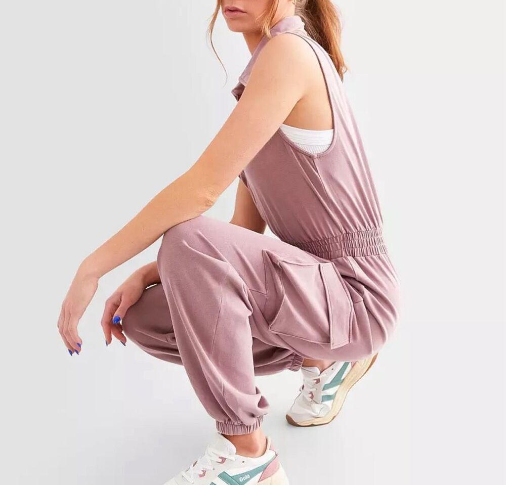 BKE Buckle $90 Washed Cargo Jumpsuit Zip Front Smocked Waist Pink Large NEW